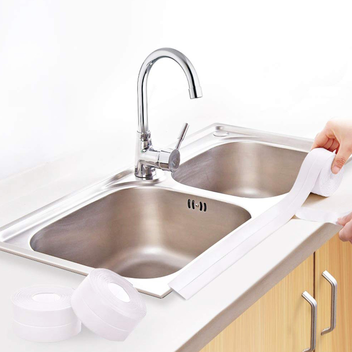 Sızdırmazlık Bandı <p>* GÜÇLÜ YAPIŞIR , ULTRA DAYANIKLI VE UZUN ÖMÜRLÜDÜR<br />
* Banyolarda, duşakabinlerde, küvetlerde, lavabolarda ve mutfakta sızdırmazlık sağlamak için kullanılır. Kararma yapmaz, her zaman temiz kalır. Temzilik malzemelerine karşı dayanıklıdır</p>
